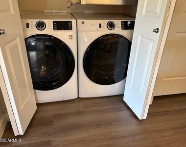 8683 E Commons Circle - Photo Thumbnail 6