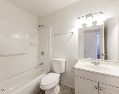 3424 W Bloomfield Road - Photo Thumbnail 7