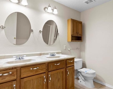 3104 Westview Drive - Photo Thumbnail 15