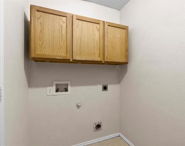 3104 Westview Drive - Photo Thumbnail 19