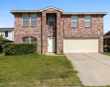 3104 Westview Drive - Photo Thumbnail 1