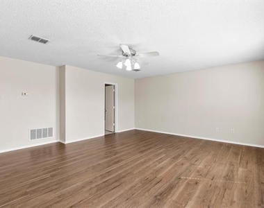 3104 Westview Drive - Photo Thumbnail 11