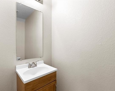 3104 Westview Drive - Photo Thumbnail 9