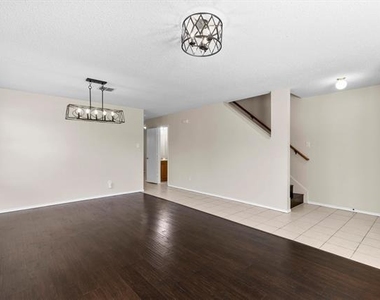 3104 Westview Drive - Photo Thumbnail 4