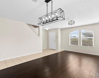 3104 Westview Drive - Photo Thumbnail 3