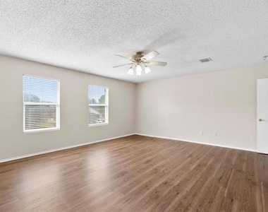 3104 Westview Drive - Photo Thumbnail 13