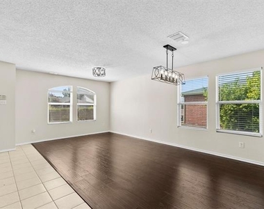 3104 Westview Drive - Photo Thumbnail 2