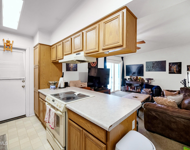 2606 S Jentilly Lane - Photo Thumbnail 1