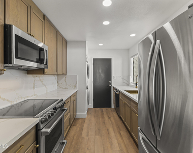 10055 E Mountainview Lake Drive - Photo Thumbnail 3