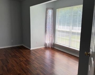 9703 Argyle Court - Photo Thumbnail 17