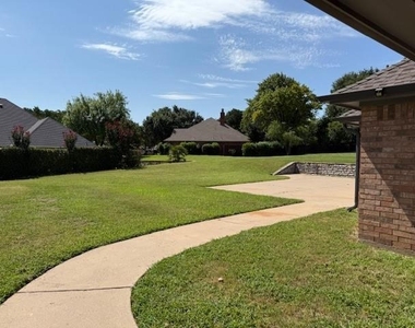 9703 Argyle Court - Photo Thumbnail 24