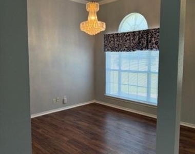 9703 Argyle Court - Photo Thumbnail 3