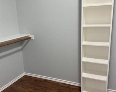 9703 Argyle Court - Photo Thumbnail 21