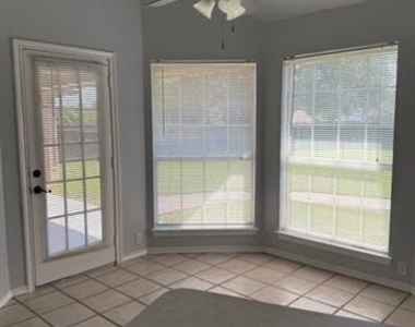 9703 Argyle Court - Photo Thumbnail 11