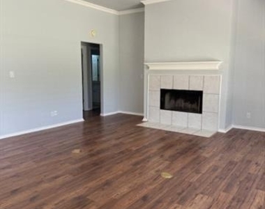 9703 Argyle Court - Photo Thumbnail 12