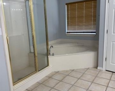 9703 Argyle Court - Photo Thumbnail 19