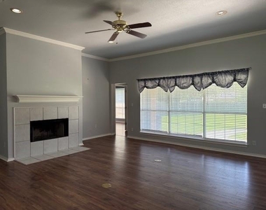 9703 Argyle Court - Photo Thumbnail 5
