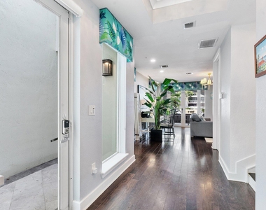 57 Isle Of Venice Drive - Photo Thumbnail 9