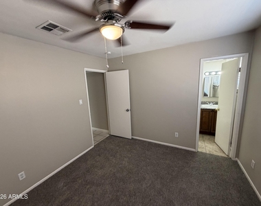5318 W Windsor Avenue - Photo Thumbnail 5