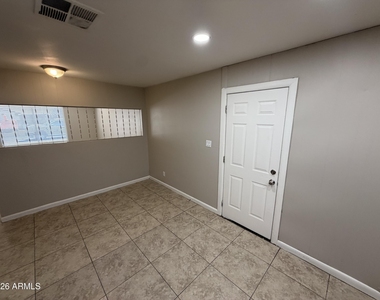 5318 W Windsor Avenue - Photo Thumbnail 4