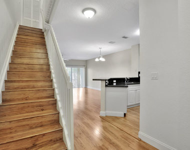 6527 Catalina Lane - Photo Thumbnail 4