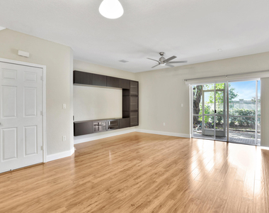 6527 Catalina Lane - Photo Thumbnail 10