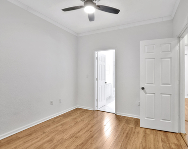 6527 Catalina Lane - Photo Thumbnail 23