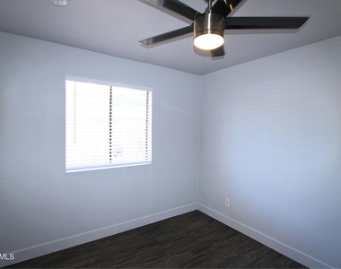550 W 9th Street - Photo Thumbnail 7