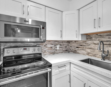 1101 Ne 18th Avenue - Photo Thumbnail 3