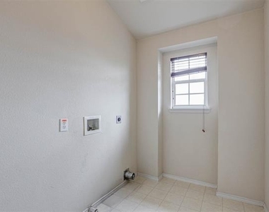 3436 Hidden Canyon Road - Photo Thumbnail 15
