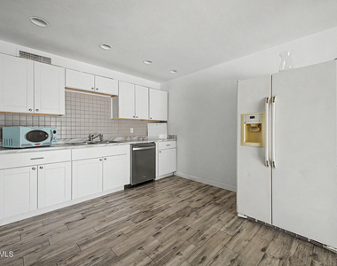 5232 W Mauna Loa Lane - Photo Thumbnail 5