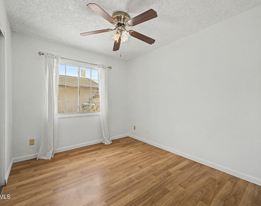 5232 W Mauna Loa Lane - Photo Thumbnail 16
