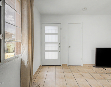 5232 W Mauna Loa Lane - Photo Thumbnail 7