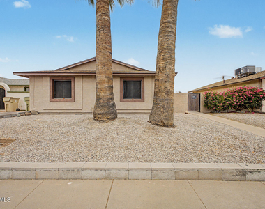 5232 W Mauna Loa Lane - Photo Thumbnail 3
