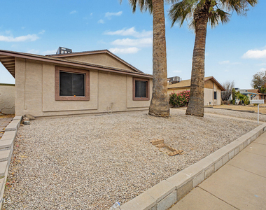 5232 W Mauna Loa Lane - Photo Thumbnail 21