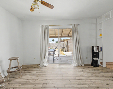5232 W Mauna Loa Lane - Photo Thumbnail 12