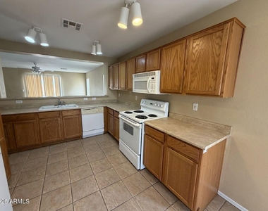 22651 W Pima Street - Photo Thumbnail 4