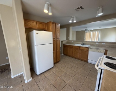 22651 W Pima Street - Photo Thumbnail 5