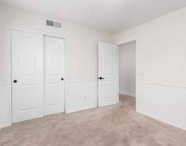 7217 W Crest Lane - Photo Thumbnail 23