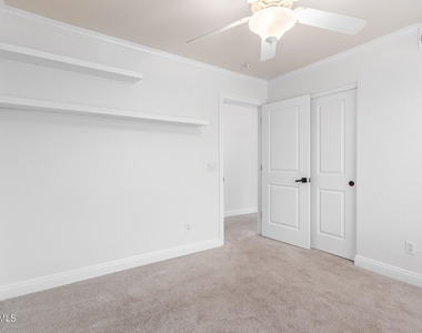 7217 W Crest Lane - Photo Thumbnail 27