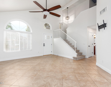 7217 W Crest Lane - Photo Thumbnail 3