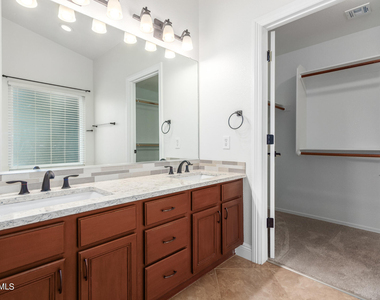 7217 W Crest Lane - Photo Thumbnail 18