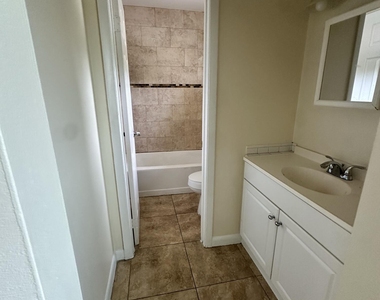 5614 Blueberry Court - Photo Thumbnail 10
