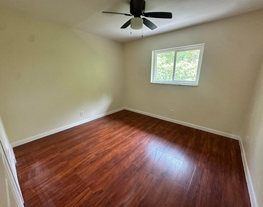 5614 Blueberry Court - Photo Thumbnail 7