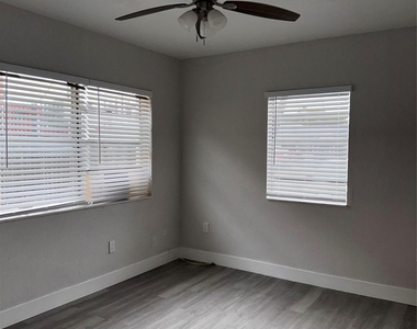 731 Nw 56th Street - Photo Thumbnail 7