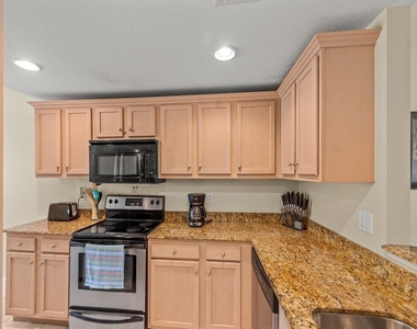 4210 Gator Trace Avenue - Photo Thumbnail 5