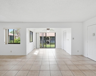 518 Shady Pine Way - Photo Thumbnail 1
