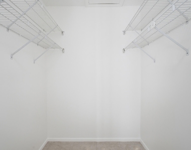 518 Shady Pine Way - Photo Thumbnail 13