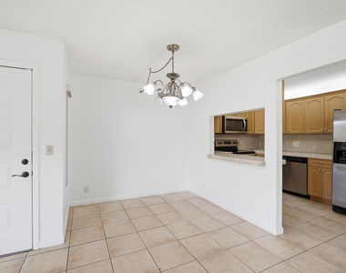 518 Shady Pine Way - Photo Thumbnail 6