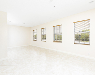 6807 Lakeside Circle N - Photo Thumbnail 3